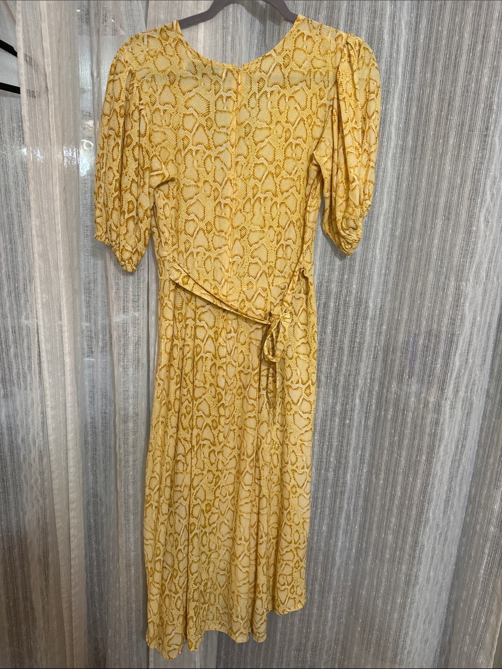Faithfull the Brand Yellow V-Neck Puff Sleeve Midi Dress - Picture 4 of 7